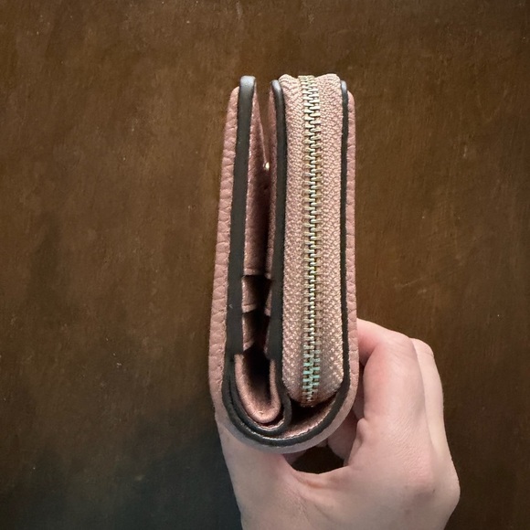 Tory Burch Thea Light Pink Pebbled Leather Bi-Fold Wallet - Picture 16 of 16